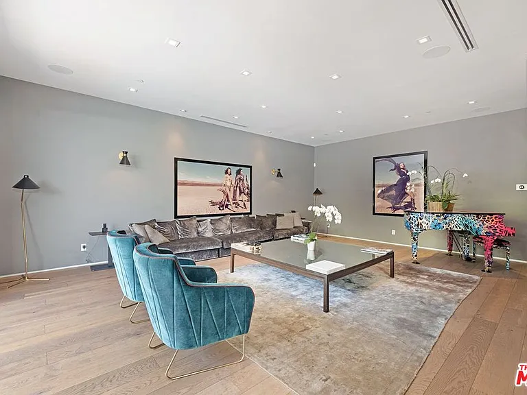 9570 Sunset Blvd — Photo 14