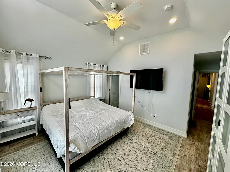 235 Sherman Ave — Photo 13