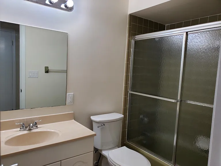 200 Greenfield Rd — Photo 9