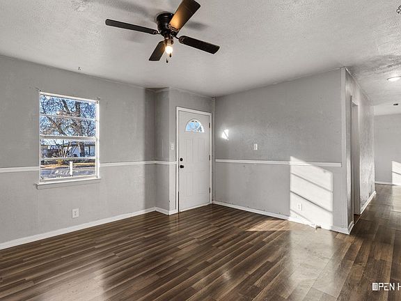 3rd image of 1411 Deville St