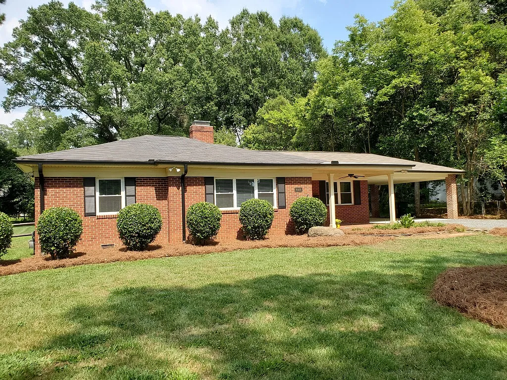 3 bed, 2334 sqft, $3,350 — Photo 1