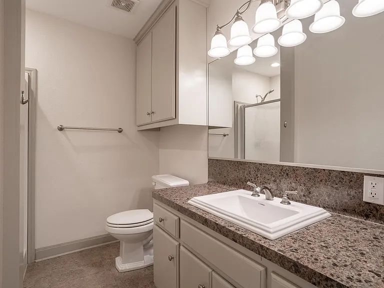 1517 Live Oak St — Photo 27