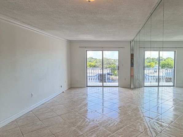 3181 SW 13th St APT 409