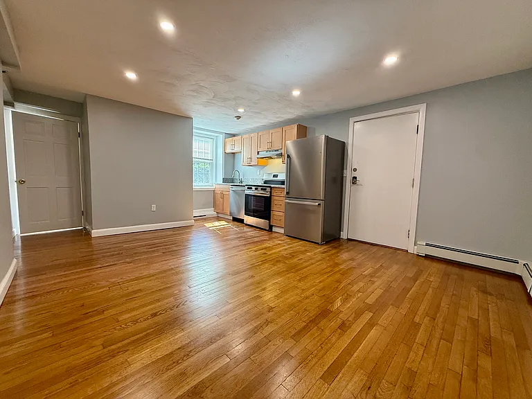 260 Hope St #1A — Photo 2