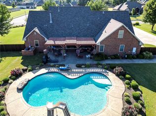 410 S Driftwood Dr, Farmington, AR 72730