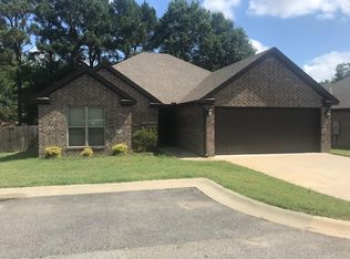 1804 Sara Ct, Searcy, AR 72143