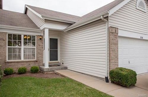 1st image of 3208 Country Hollow Dr