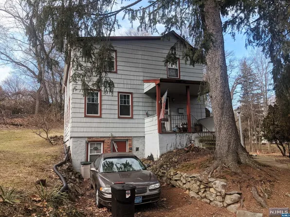 27 N 5th St, Park Ridge, NJ 07656