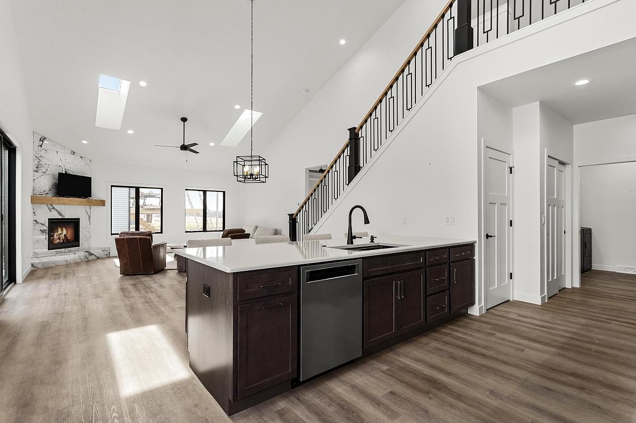 367 Ridge View Drive #16