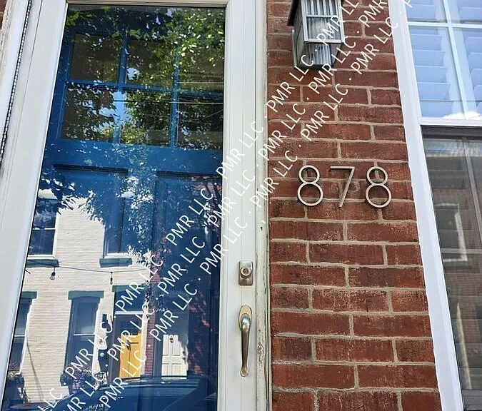 878 N Taylor St — Photo 3