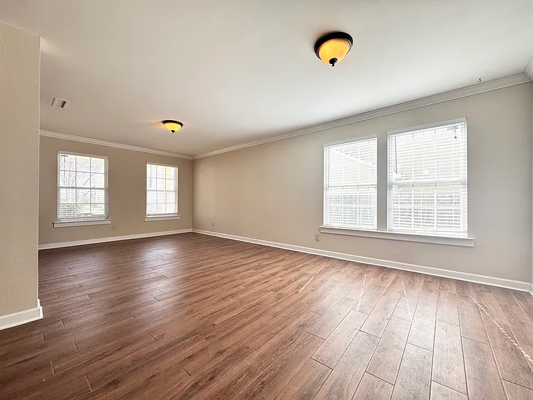 5544 Hammermill Dr — Photo 3