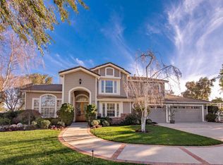 12384 Ridge Dr, Camarillo, CA 93012