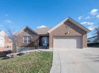 8216 Springleaf Lake Dr, Cincinnati, OH 45247