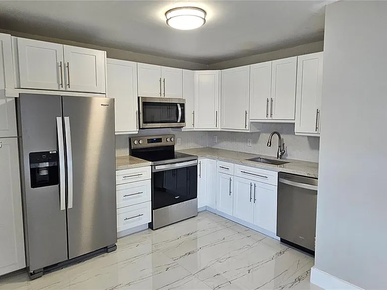 160 NW 14th St #9 — Photo 21