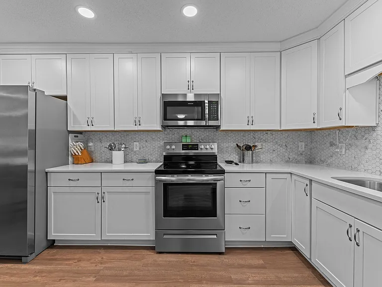 2211 Steeple Chase Dr — Photo 12