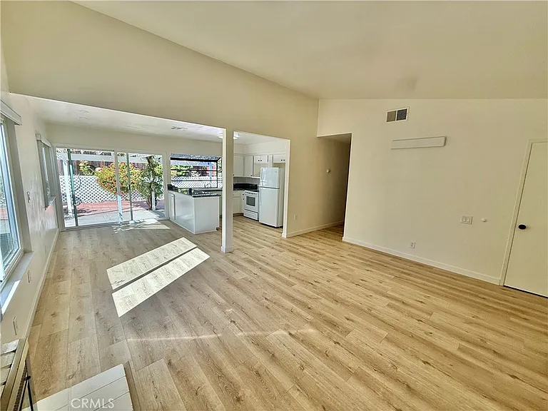 635 Flaming Star Ave — Photo 4
