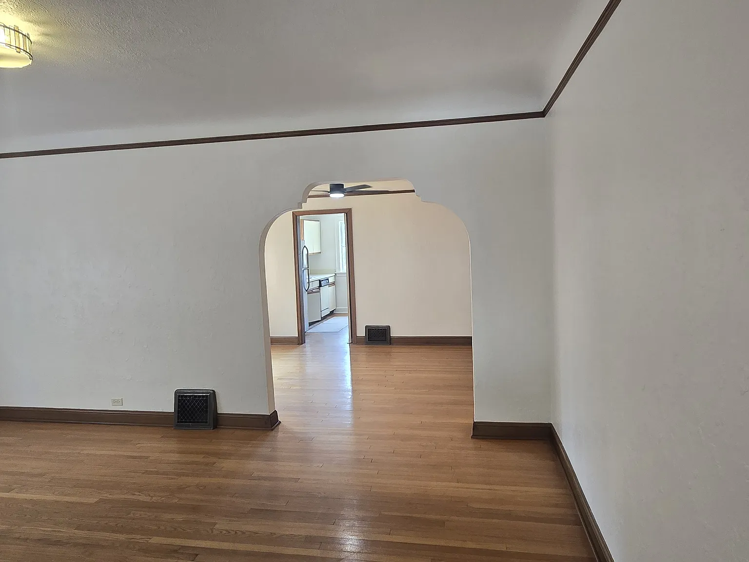 2 bed, 1100 sqft, $2,600 — Photo 3