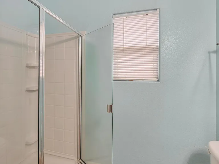 1061 Vermont Ave — Photo 32