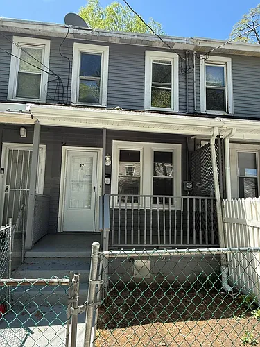 17 Race St Photo 1