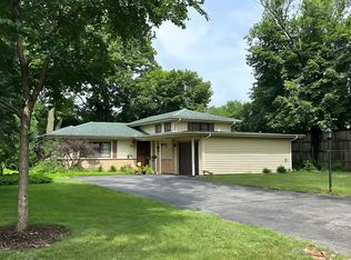 1348 Pinehurst Dr, Glenview, IL 60025