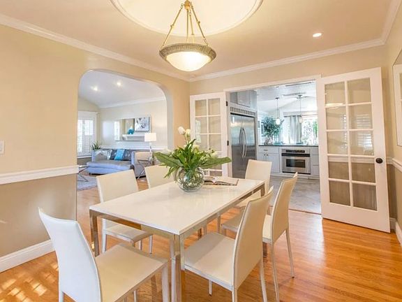 3rd image of 460 Rosewood Ave #2