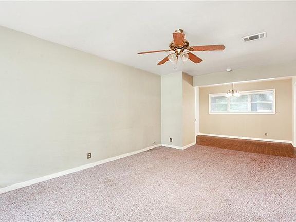 4th image of 409 Calhoun Dr