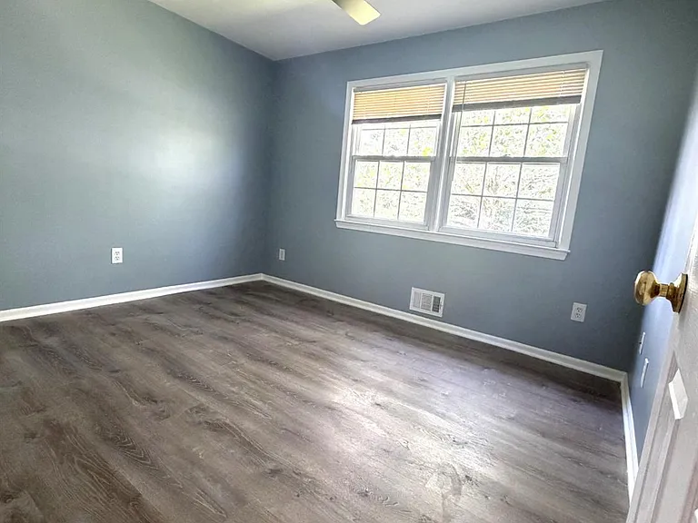 434 Plainfield Rd — Photo 18