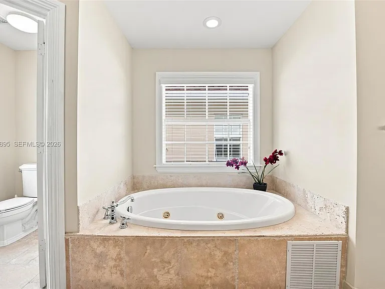 1419 SW 21st Ct — Photo 35