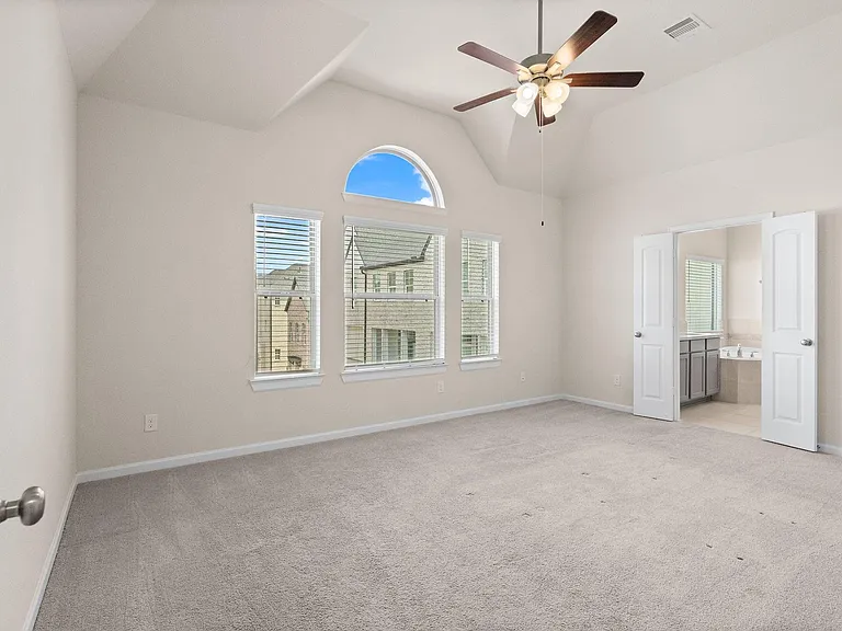 2021 Cambridge Heights Pl — Photo 13