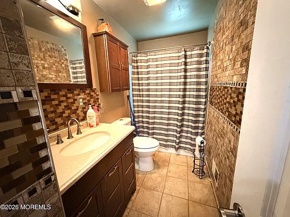 5th image of 1409 Brookfield Drive