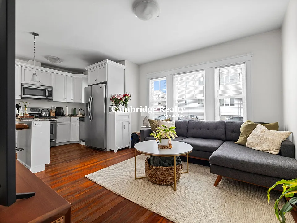 80 Bowdoin St #1T