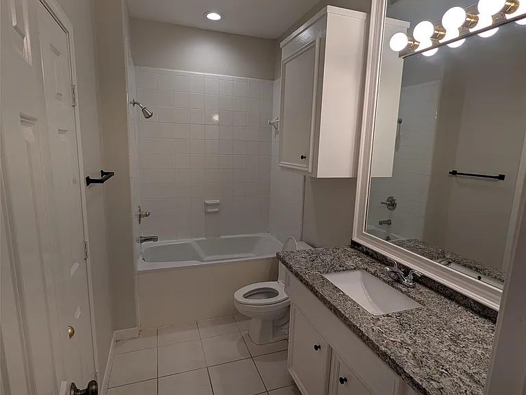 1405 Rosalie St — Photo 10