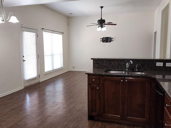 5th image of 2106 SE 45th Ave