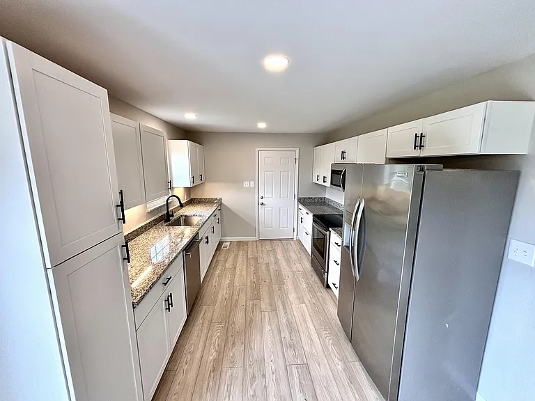 120 Willow Dr — Photo 18
