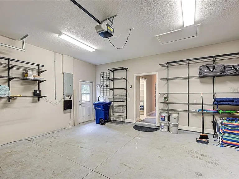 2330 Bradford St — Photo 25