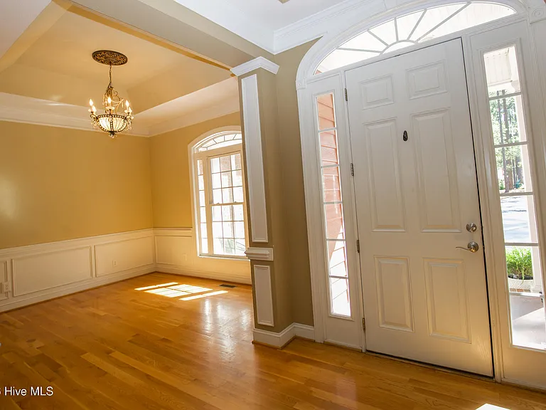 16 Montrose Ct — Photo 14