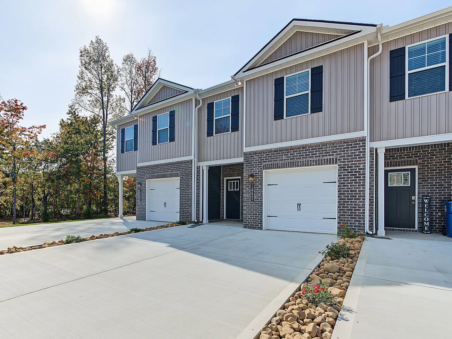 4 bed, 2.5 bath, 1554 sqft, $2,500 — Photo 2