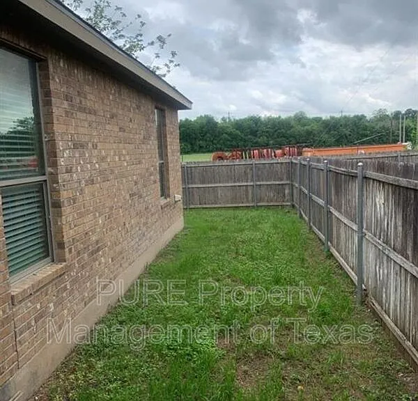 1144 Brendon Lee Ln — Photo 25
