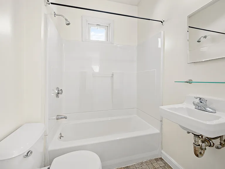 8 Richardson St — Photo 13