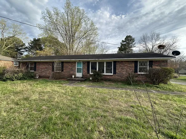 1103 Hickory St, Lawrenceburg, TN 38464