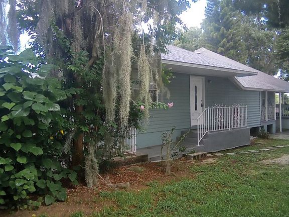 3rd image of 753 Avenue D SW