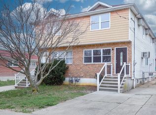 124 Cedar Ave, Staten Island, NY 10305