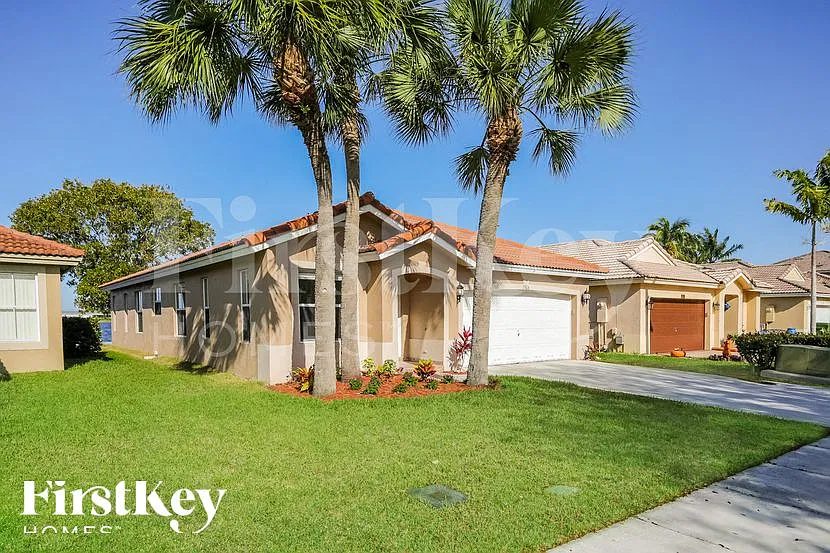 3 bed, 2.0 bath, 2091 sqft, $4,145 — Photo 2