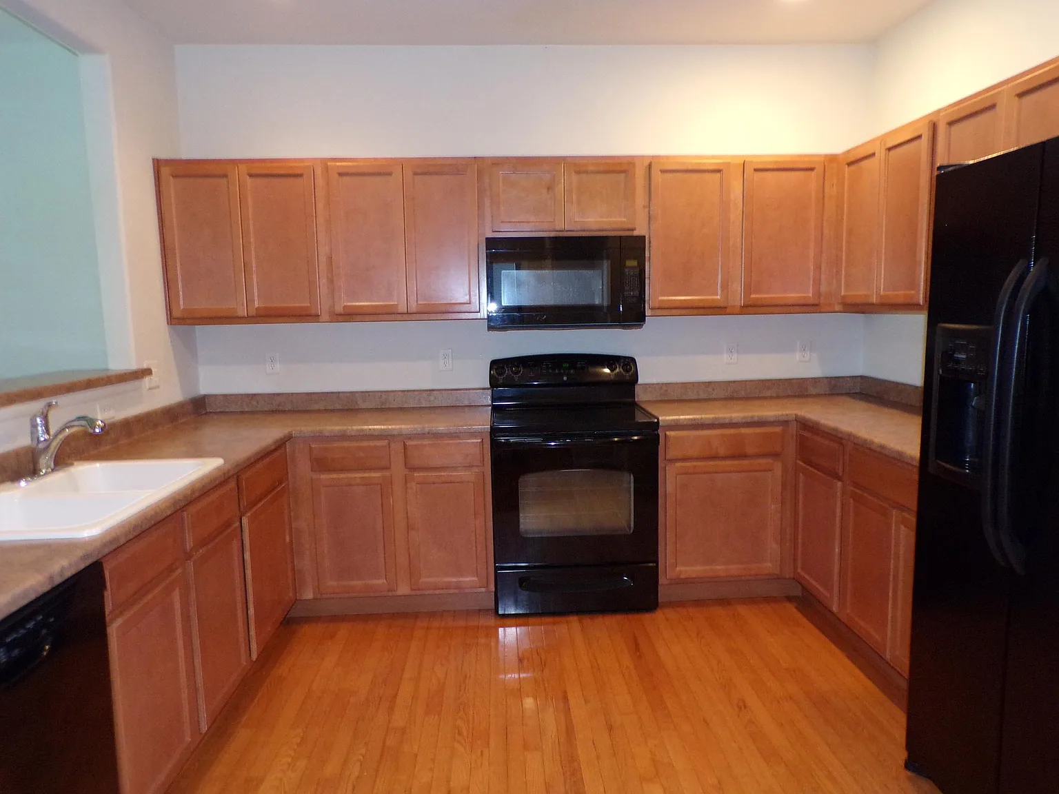 2 bed, 1625 sqft, $1,900 — Photo 4