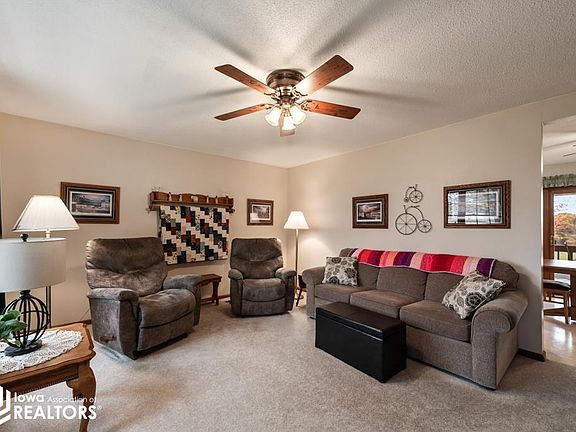 4th image of 22789 195th St