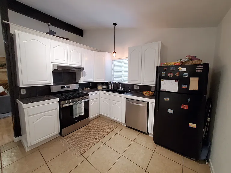 924 Acorn Oaks Dr — Photo 7