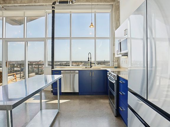 4th image of 1001 Belleview St #904