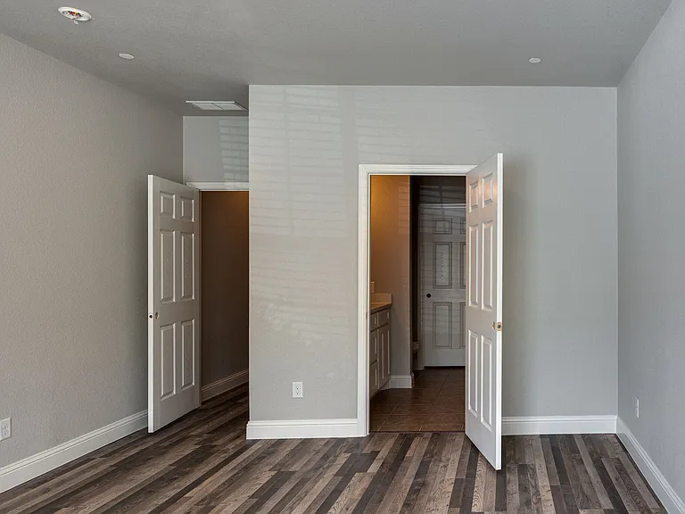 5509 Soledad Dr — Photo 15