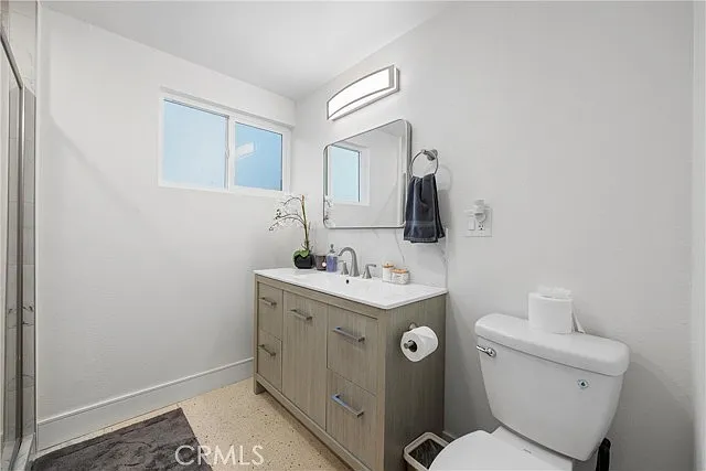 1436 Irvine Ave — Photo 13