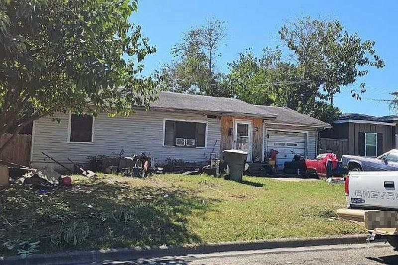 1st image of 2906 Taft St